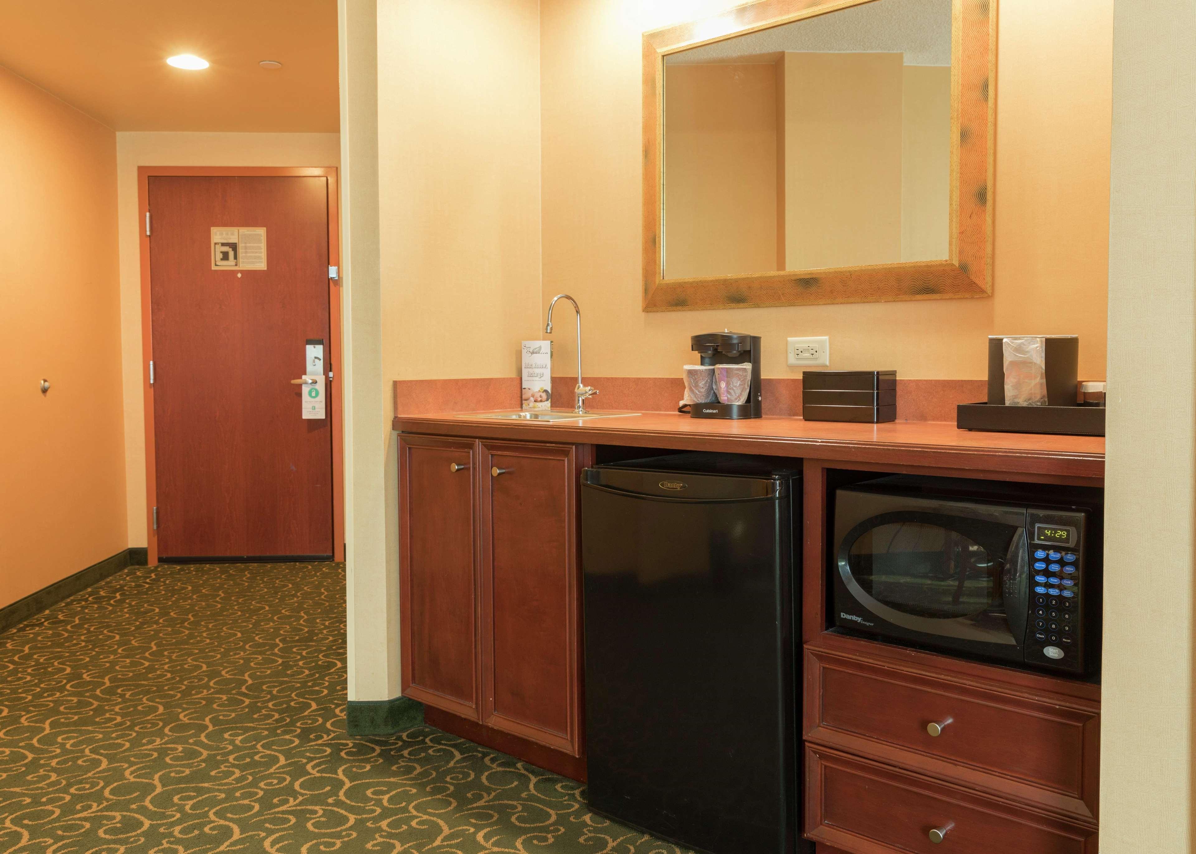 Embassy Suites By Hilton Hampton Convention Center Exteriér fotografie